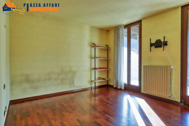 Villa in vendita a Lavena Ponte Tresa