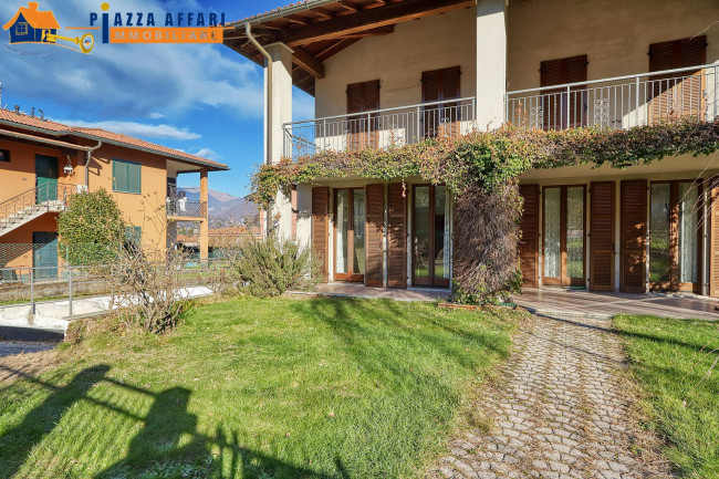 Villa in vendita a Lavena Ponte Tresa
