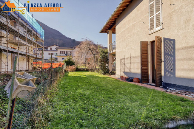 Villa in vendita a Lavena Ponte Tresa