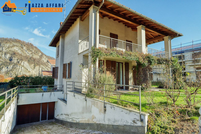 Villa in vendita a Lavena Ponte Tresa