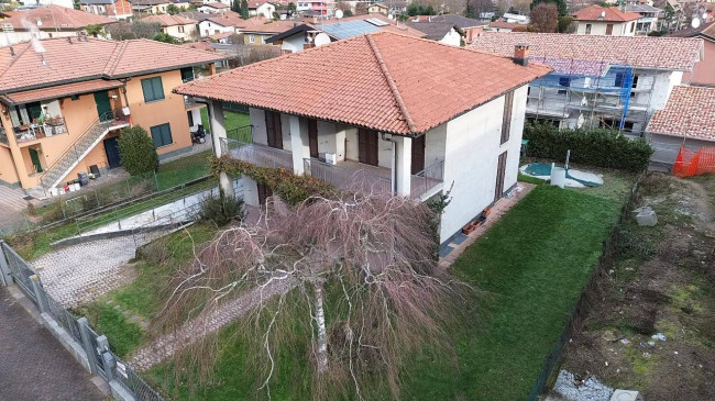 Villa in vendita a Lavena Ponte Tresa