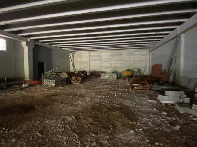 Capannone in vendita a Cugliate-Fabiasco