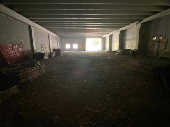 Capannone in vendita a Cugliate-Fabiasco