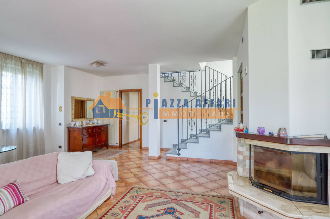 Villa in vendita a Carnago