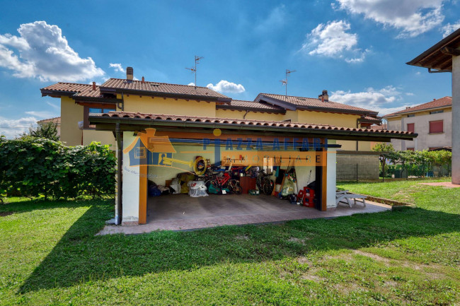 Villa in vendita a Carnago