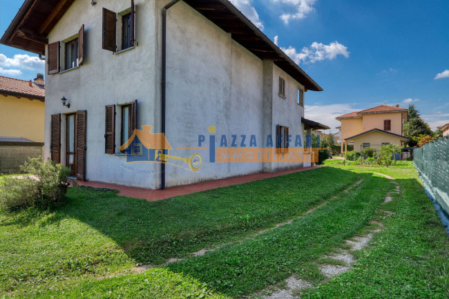 Villa in vendita a Carnago