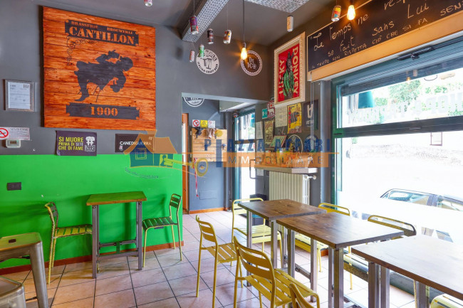 Locale commerciale in vendita a Jerago con Orago