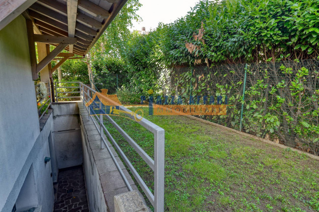 Villa Bifamigliare in vendita a Samarate