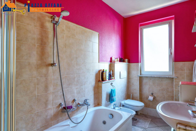 Appartamento in vendita a Lavena Ponte Tresa