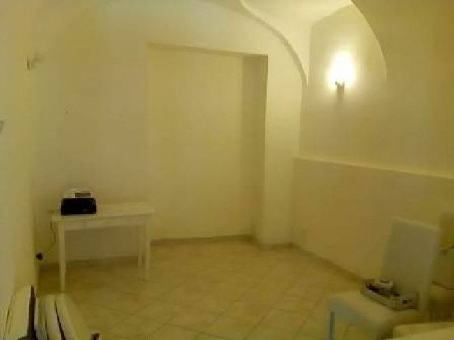 Locale commerciale in vendita a Porto Ceresio