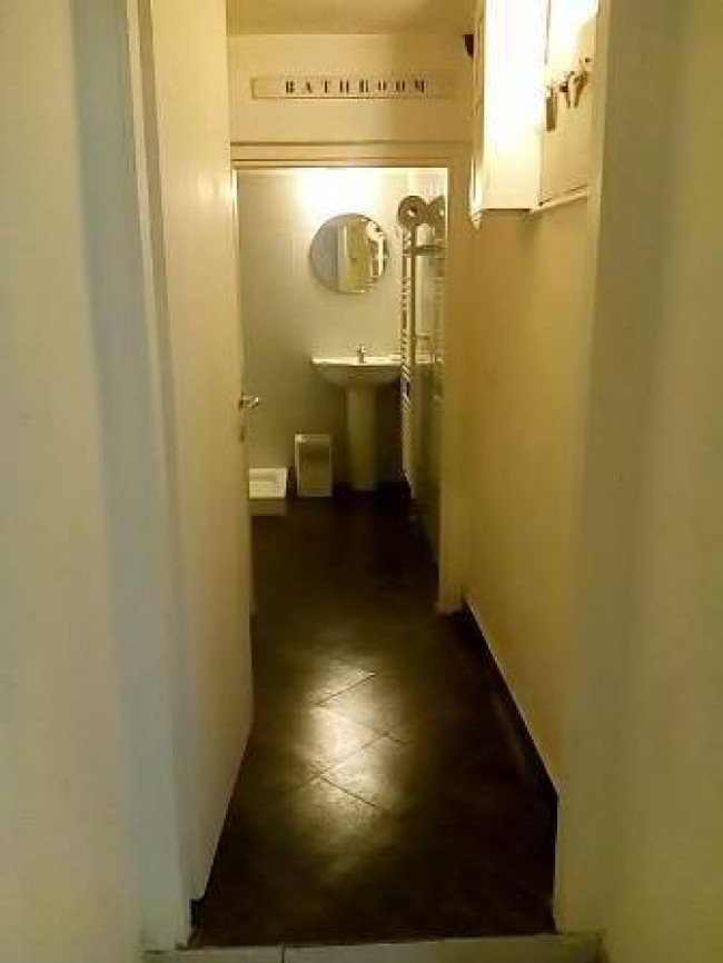 Locale commerciale in vendita a Porto Ceresio