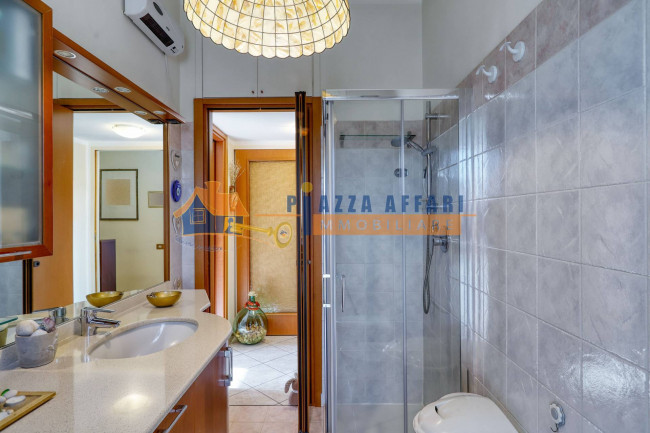 Appartamento in vendita a Oggiona con Santo Stefano