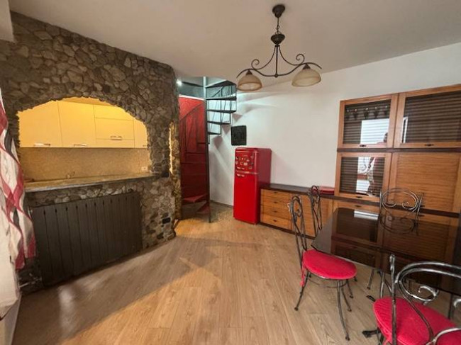 Porzione di Casa Terra / Cielo in vendita a Cadegliano-Viconago