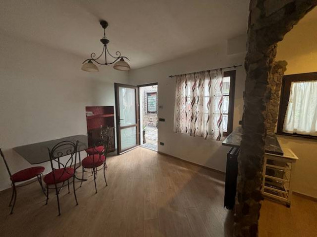 Porzione di Casa Terra / Cielo in vendita a Cadegliano-Viconago