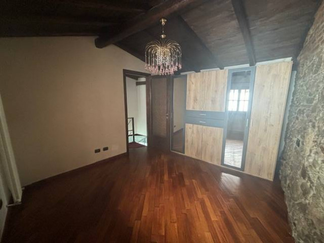 Porzione di Casa Terra / Cielo in vendita a Cadegliano-Viconago