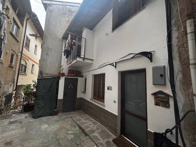 Porzione di Casa Terra / Cielo in vendita a Cadegliano-Viconago