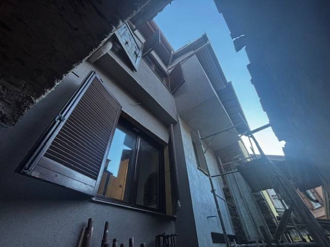 Porzione di Casa Terra / Cielo in vendita a Cadegliano-Viconago