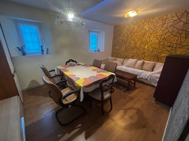 Porzione di Casa Terra / Cielo in vendita a Cadegliano-Viconago