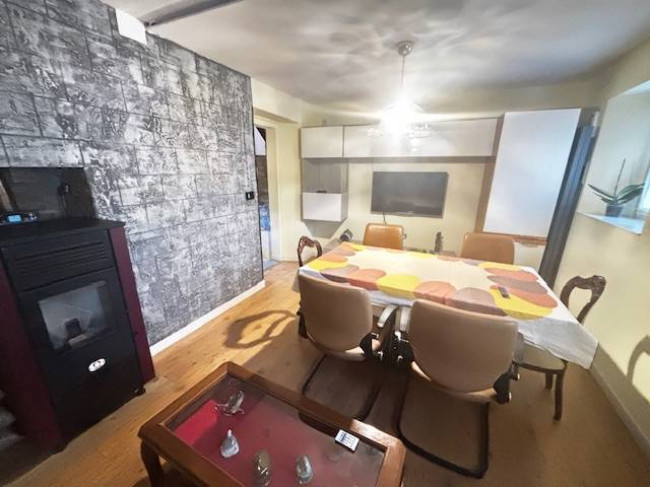 Porzione di Casa Terra / Cielo in vendita a Cadegliano-Viconago