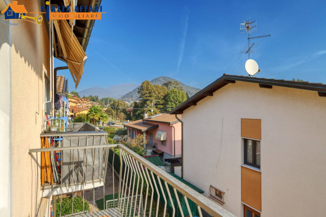 Appartamento in vendita a Lavena Ponte Tresa