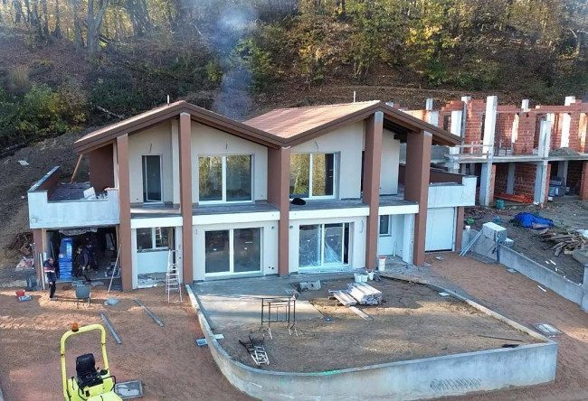 Villa in vendita a Lavena Ponte Tresa