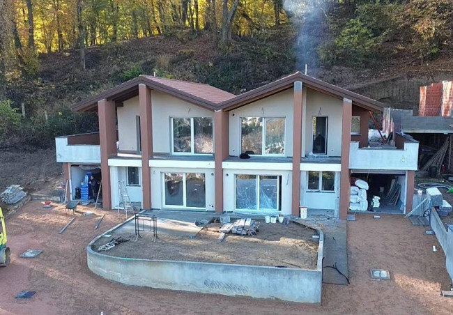 Villa in vendita a Lavena Ponte Tresa