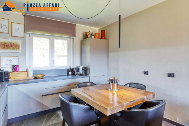 Villa in vendita a Cadegliano-Viconago