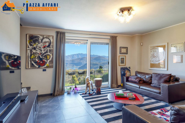 Villa in vendita a Cadegliano-Viconago