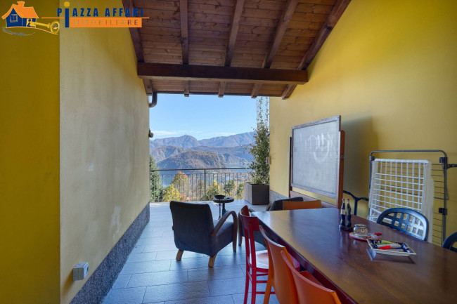 Villa in vendita a Cadegliano-Viconago