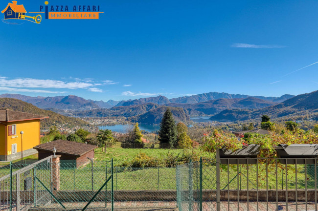 Villa in vendita a Cadegliano-Viconago