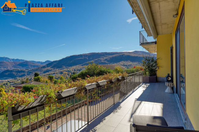 Villa in vendita a Cadegliano-Viconago