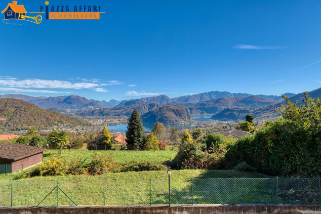 Villa in vendita a Cadegliano-Viconago