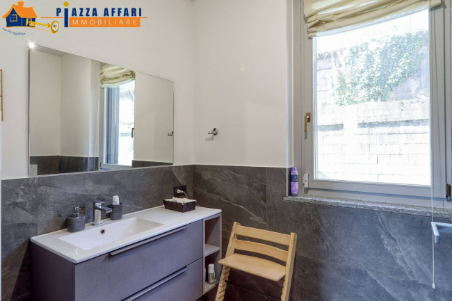 Villa in vendita a Cadegliano-Viconago