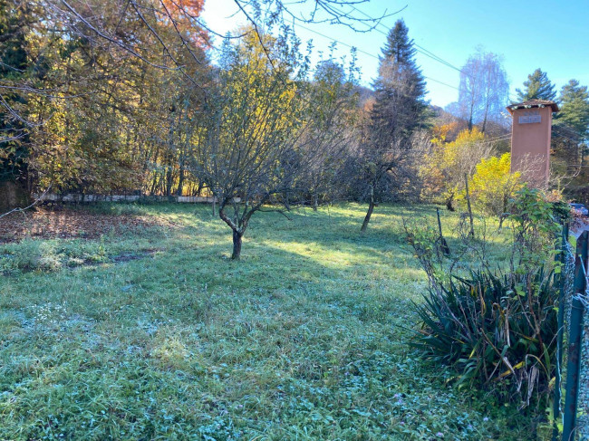 Terreno edificabile in vendita a Marchirolo