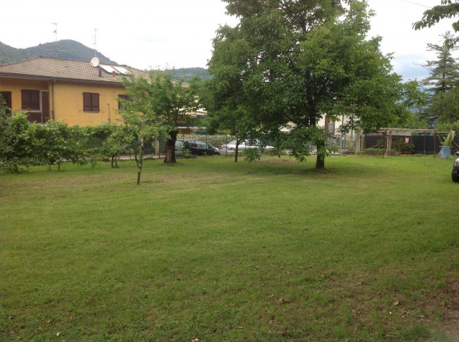 Terreno edificabile in vendita a Marchirolo