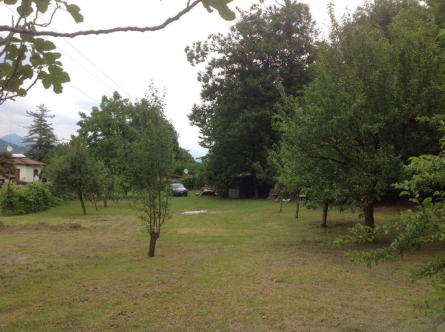 Terreno edificabile in vendita a Marchirolo