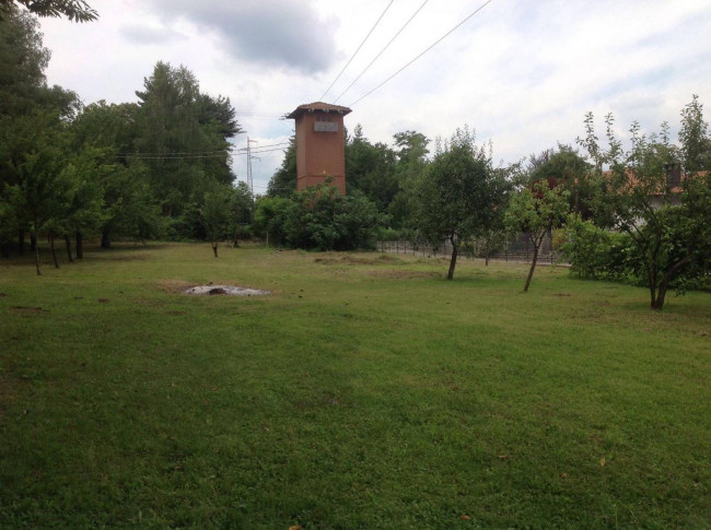 Terreno edificabile in vendita a Marchirolo