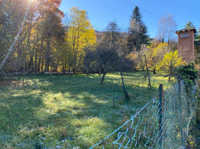 Terreno edificabile in vendita a Marchirolo