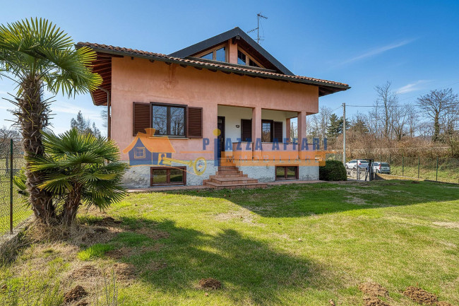 Villa in vendita a Albizzate