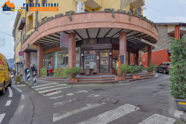 Locale commerciale in vendita a Lavena Ponte Tresa