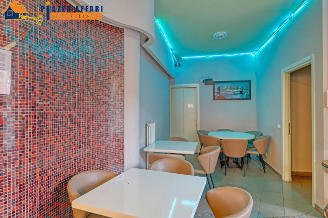 Locale commerciale in vendita a Lavena Ponte Tresa