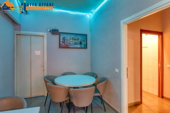 Locale commerciale in vendita a Lavena Ponte Tresa