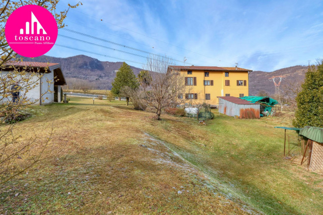 Porzione di Casa Terra / Cielo in vendita a Bisuschio
