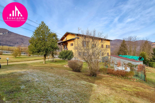 Porzione di Casa Terra / Cielo in vendita a Bisuschio