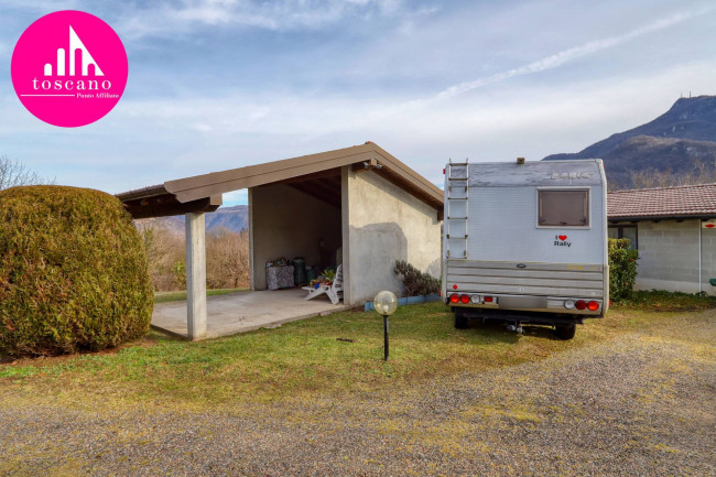 Porzione di Casa Terra / Cielo in vendita a Bisuschio