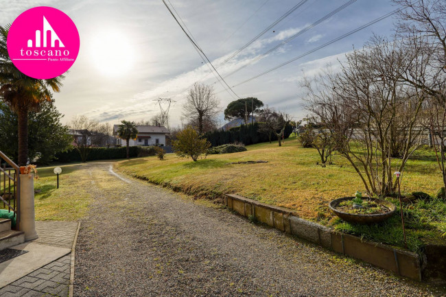 Porzione di Casa Terra / Cielo in vendita a Bisuschio