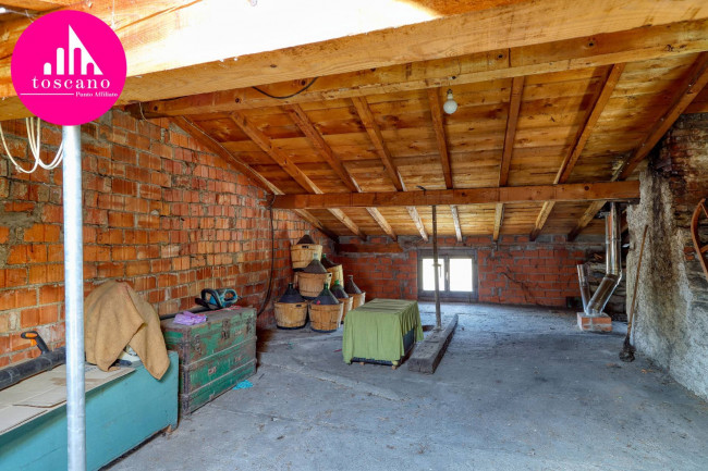 Porzione di Casa Terra / Cielo in vendita a Bisuschio