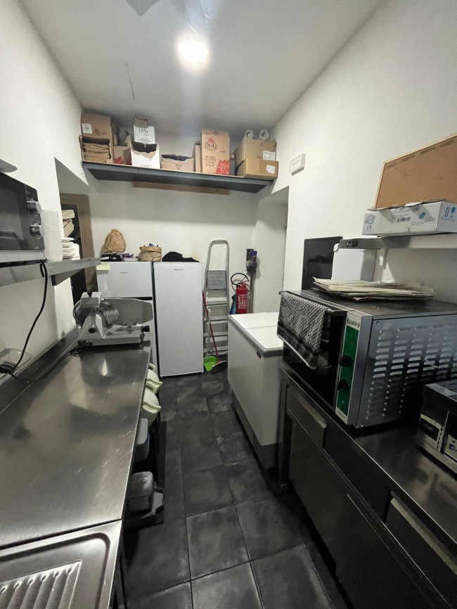 Attività commerciale in vendita a Lavena Ponte Tresa