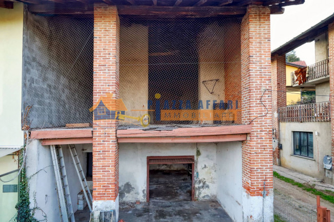 Rustico in vendita a Oggiona con Santo Stefano