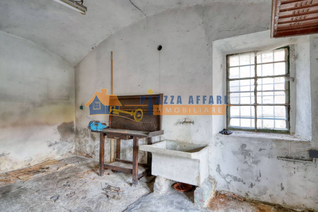 Rustico in vendita a Oggiona con Santo Stefano